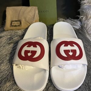 Gucci Men's Slide size 42 chart shows size 9.
